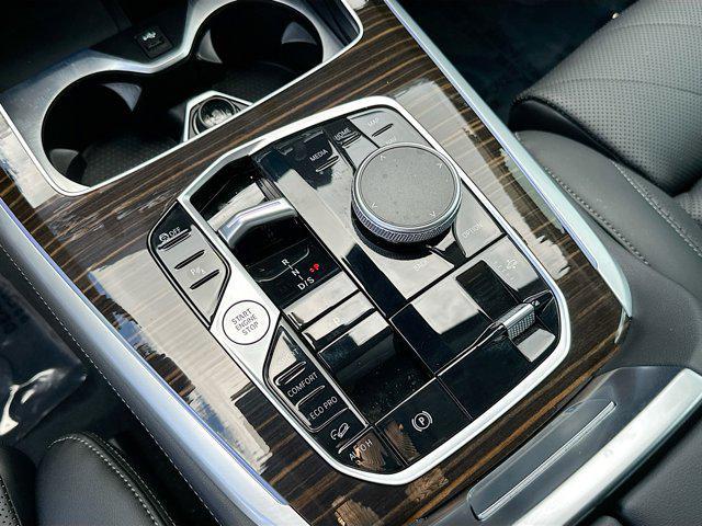 new 2025 BMW X7 car, priced at $92,375