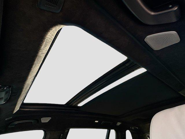 new 2026 BMW X7 car, priced at $125,875