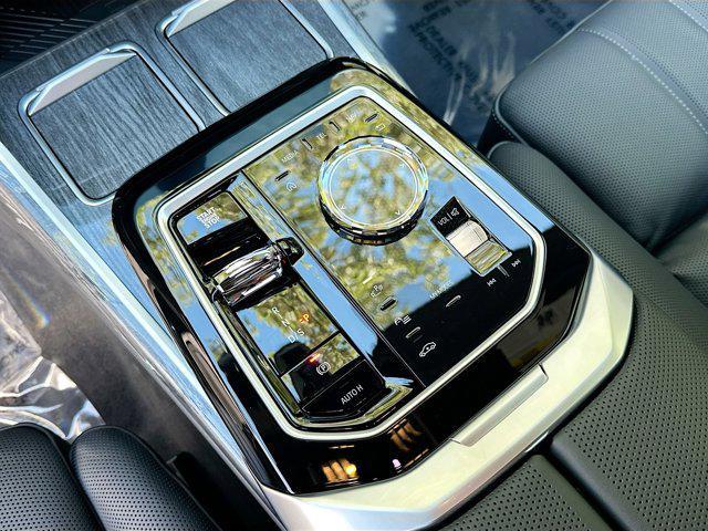 new 2025 BMW 760 car, priced at $141,095