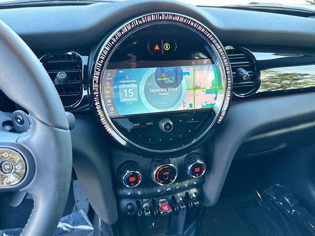 used 2023 MINI Hardtop car, priced at $27,494