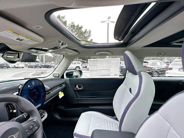new 2025 MINI Hardtop car
