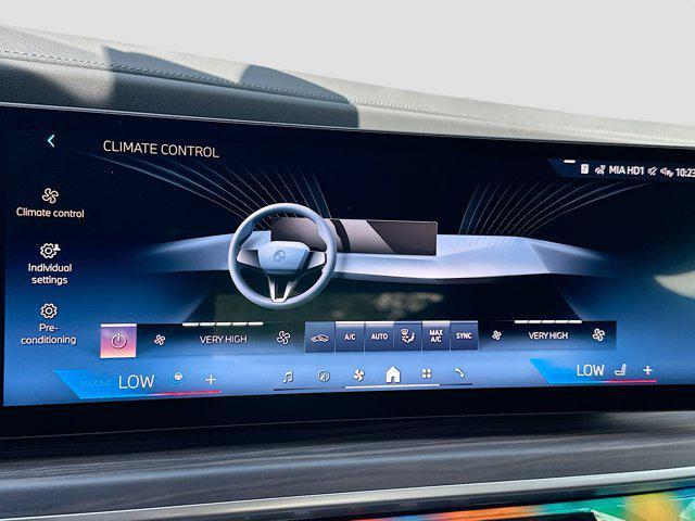 new 2025 BMW 760 car, priced at $138,195