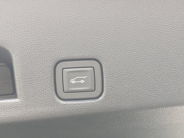 new 2025 Chevrolet Traverse car, priced at $44,695