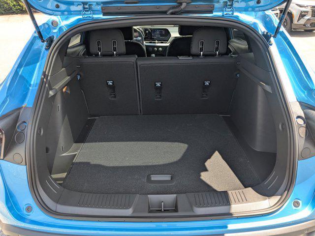 new 2025 Chevrolet Trax car, priced at $24,685