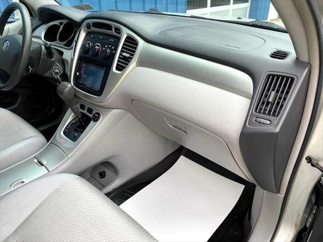 used 2006 Toyota Highlander car, priced at $7,996