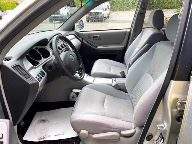 used 2006 Toyota Highlander car, priced at $7,996