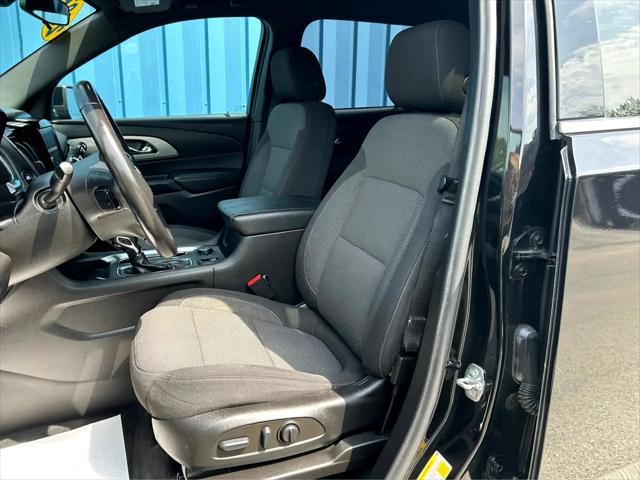 used 2022 Chevrolet Traverse car, priced at $28,572