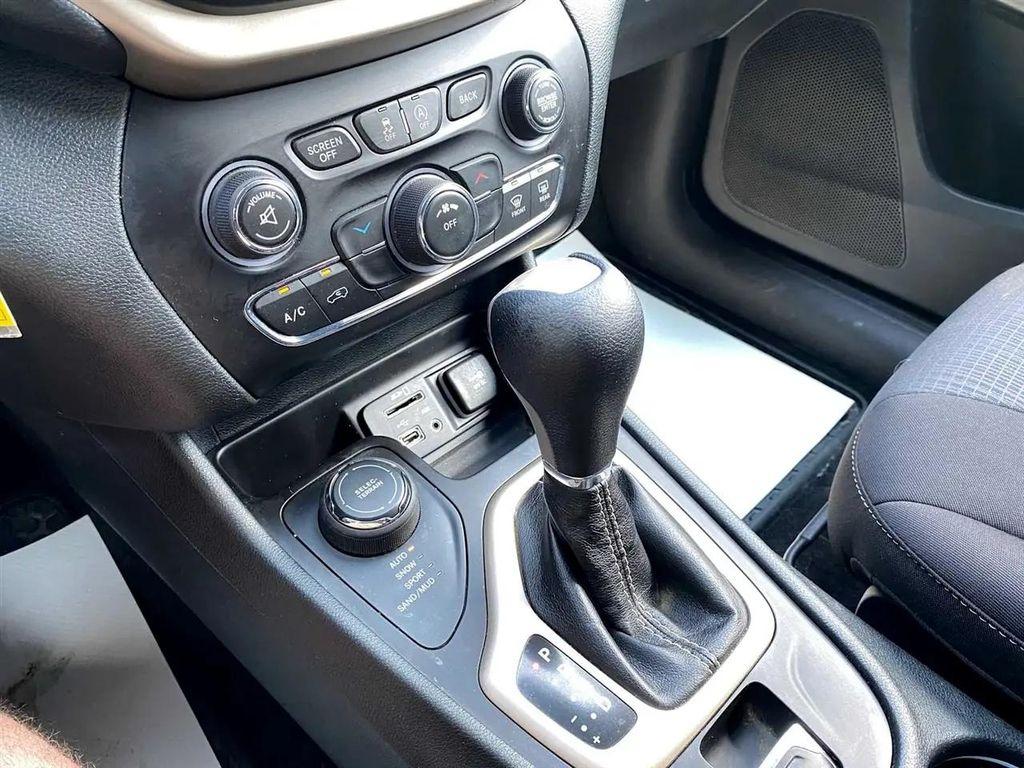 used 2015 Jeep Cherokee car, priced at $14,999