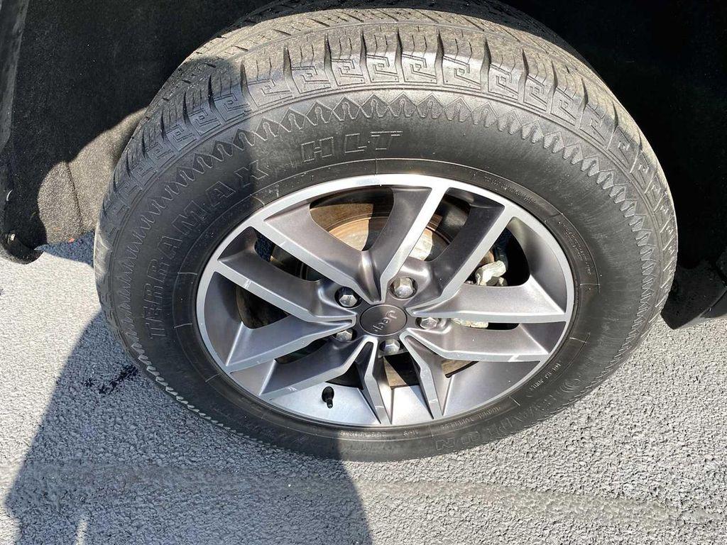 used 2021 Jeep Grand Cherokee car, priced at $22,497