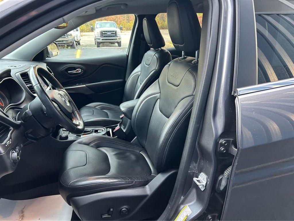used 2019 Jeep Cherokee car, priced at $18,788