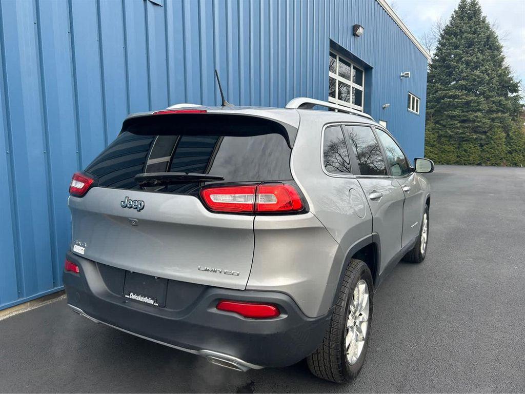 used 2015 Jeep Cherokee car, priced at $13,389