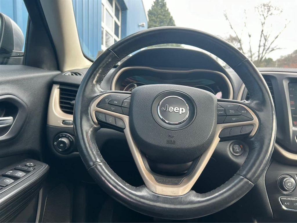 used 2015 Jeep Cherokee car, priced at $13,389