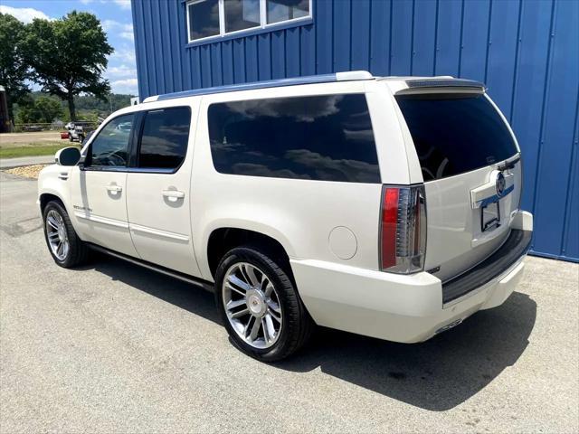 used 2013 Cadillac Escalade car, priced at $19,995