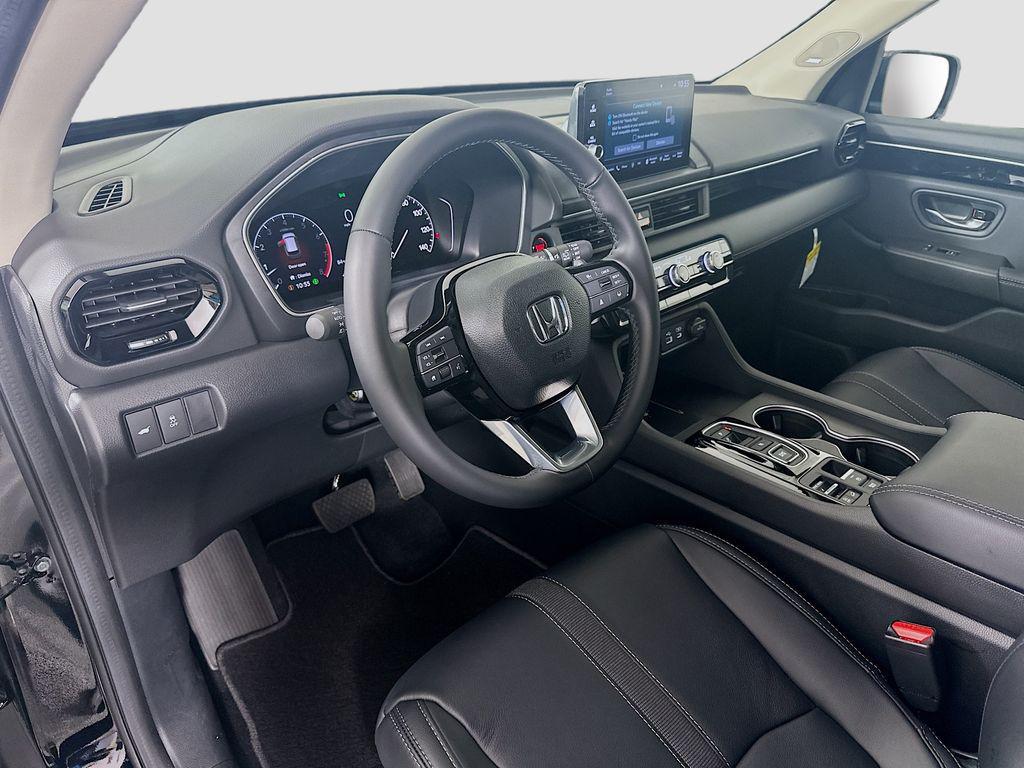 new 2025 Honda Pilot car, priced at $50,850