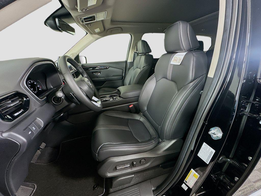 new 2025 Honda Pilot car, priced at $50,850