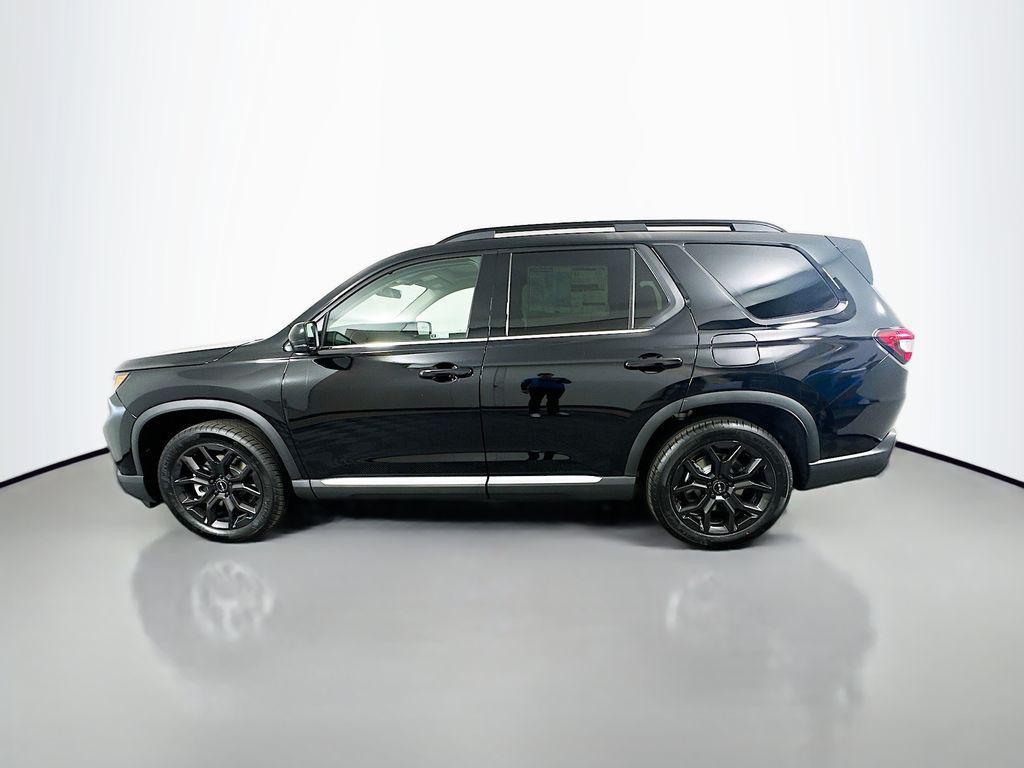 new 2025 Honda Pilot car, priced at $50,850