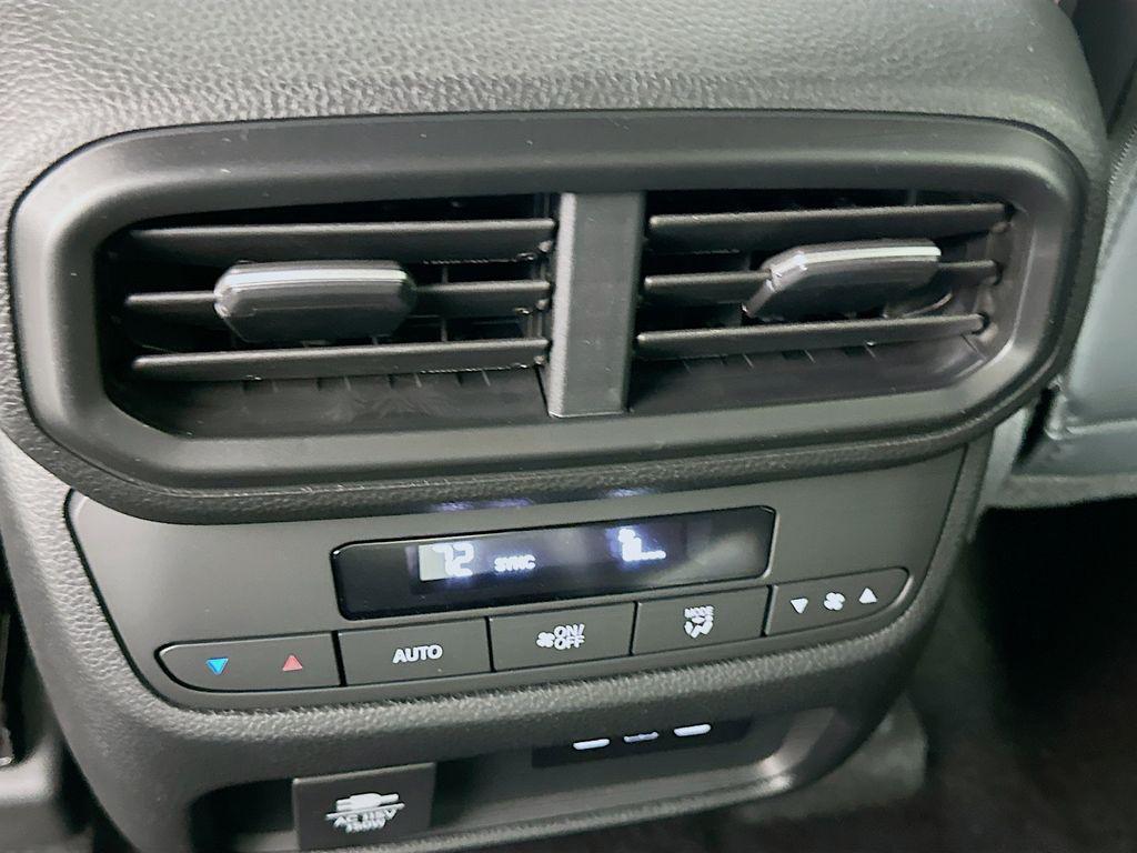 new 2025 Honda Pilot car, priced at $51,350