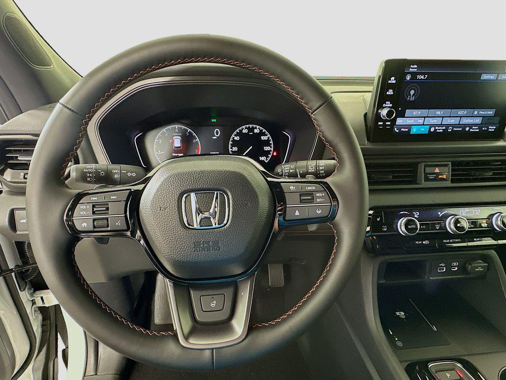 new 2025 Honda Pilot car, priced at $51,350