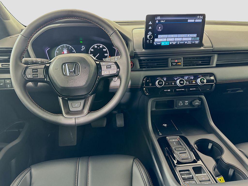 new 2025 Honda Pilot car, priced at $51,350