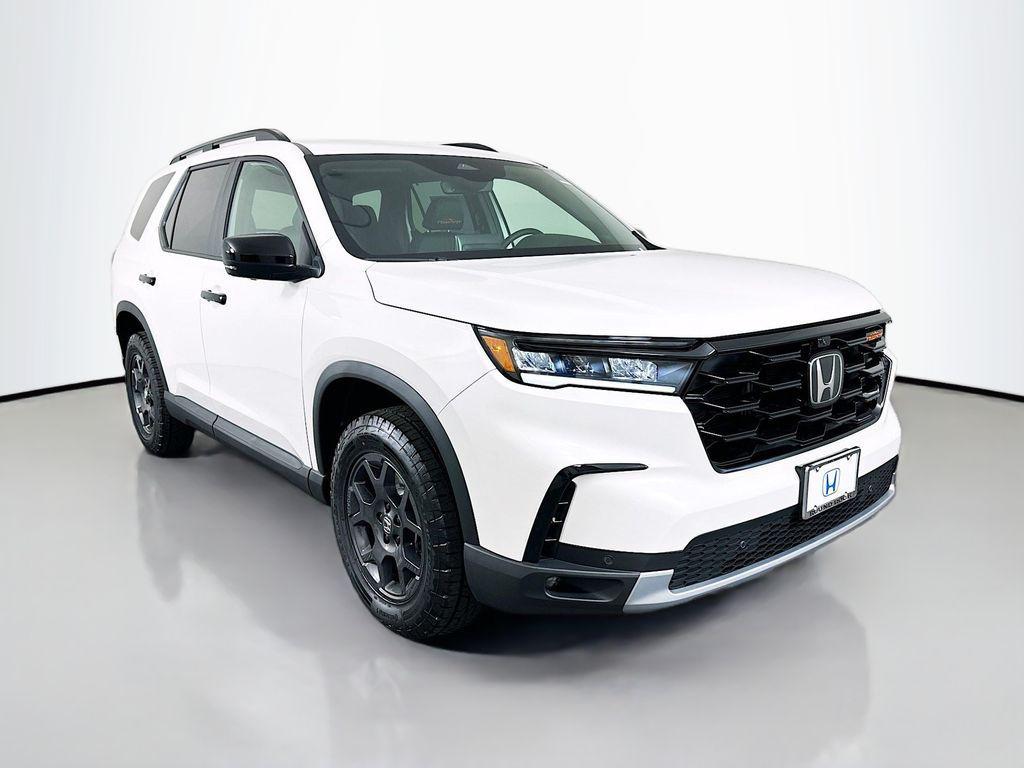 new 2025 Honda Pilot car, priced at $51,350