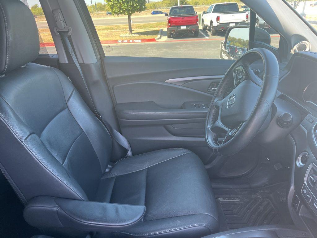 used 2022 Honda Pilot car, priced at $32,700