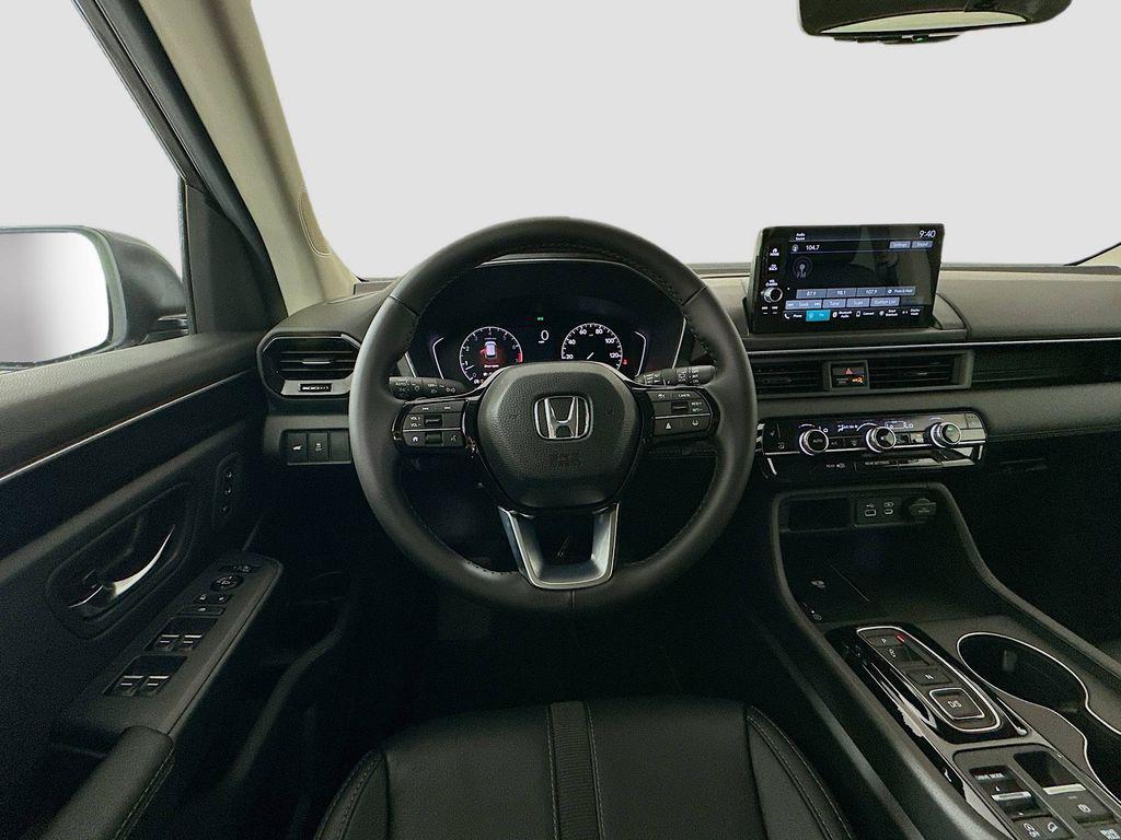 new 2025 Honda Pilot car, priced at $46,330