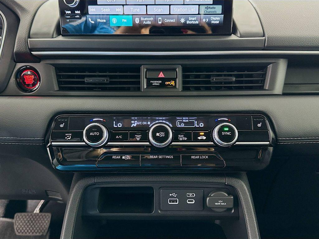 new 2025 Honda Pilot car, priced at $46,330