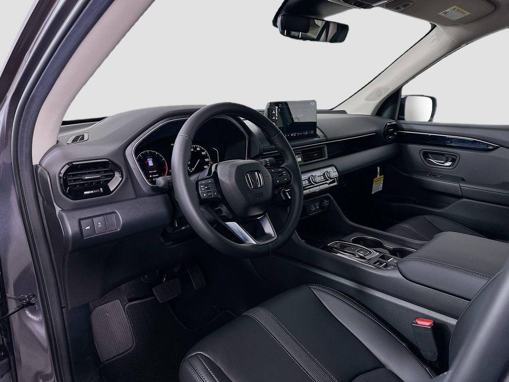 new 2025 Honda Pilot car, priced at $46,330