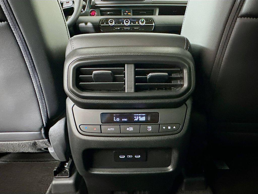 new 2025 Honda Pilot car, priced at $46,330