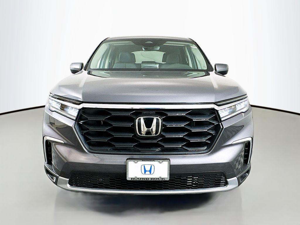 new 2025 Honda Pilot car, priced at $46,330