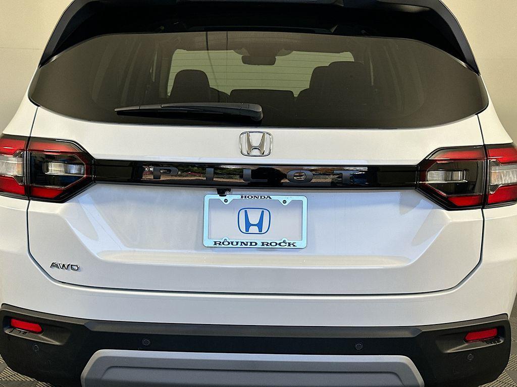 new 2025 Honda Pilot car, priced at $48,280