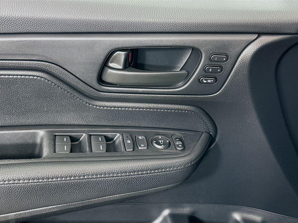 used 2024 Honda Odyssey car, priced at $33,400