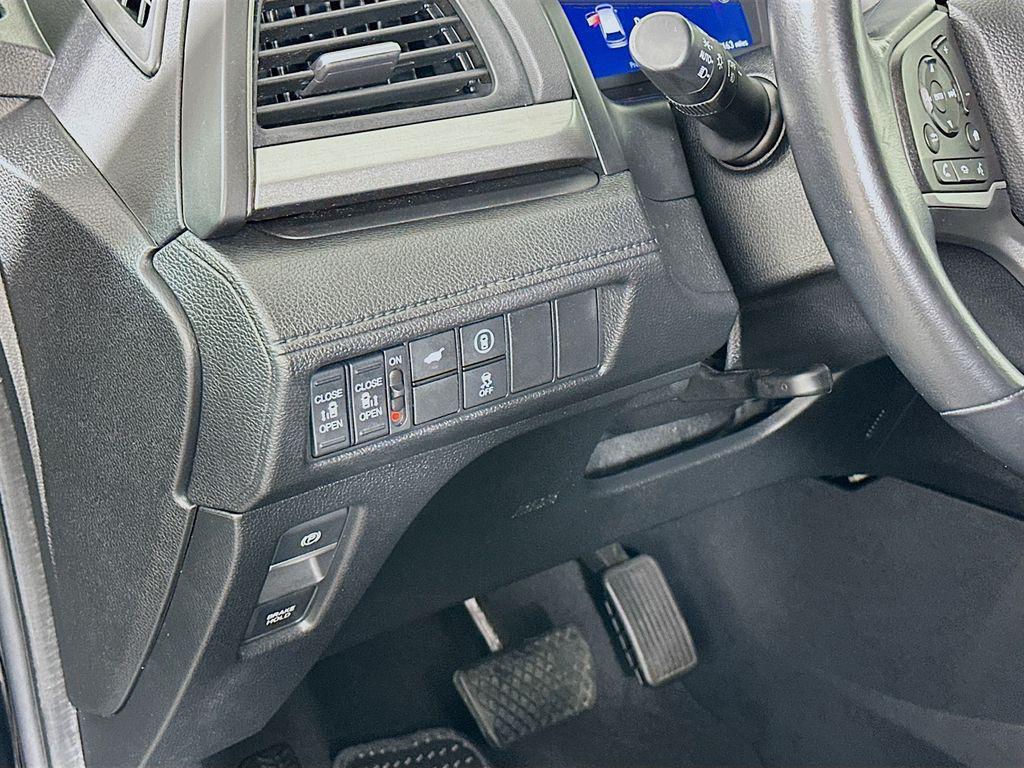 used 2024 Honda Odyssey car, priced at $33,400