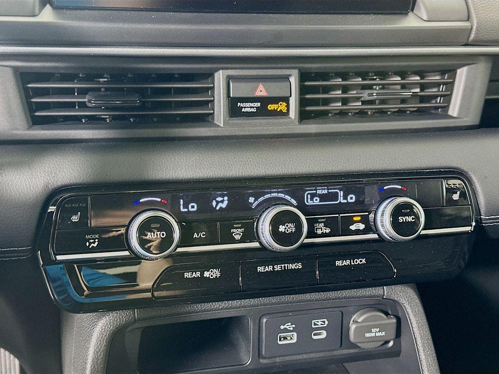 new 2025 Honda Pilot car, priced at $51,550