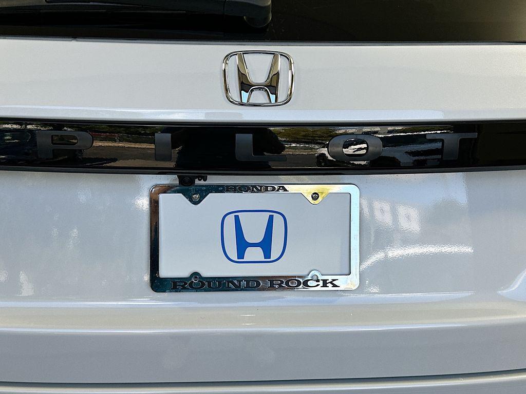 new 2025 Honda Pilot car, priced at $48,280