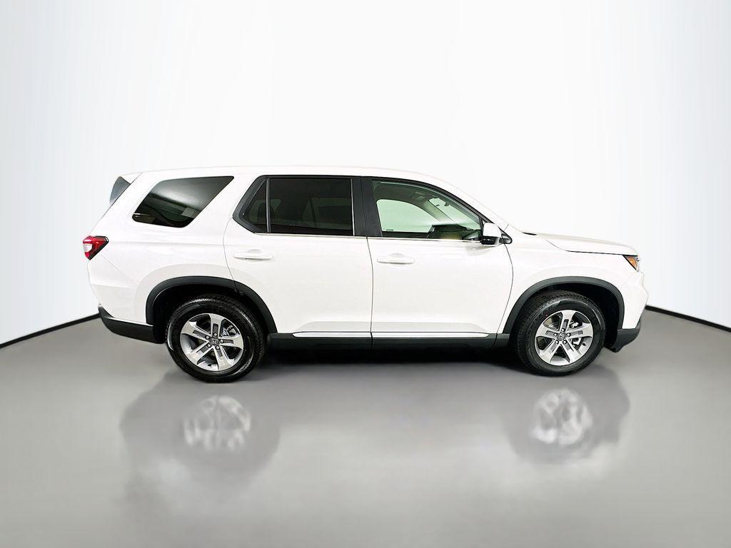 new 2025 Honda Pilot car, priced at $48,280