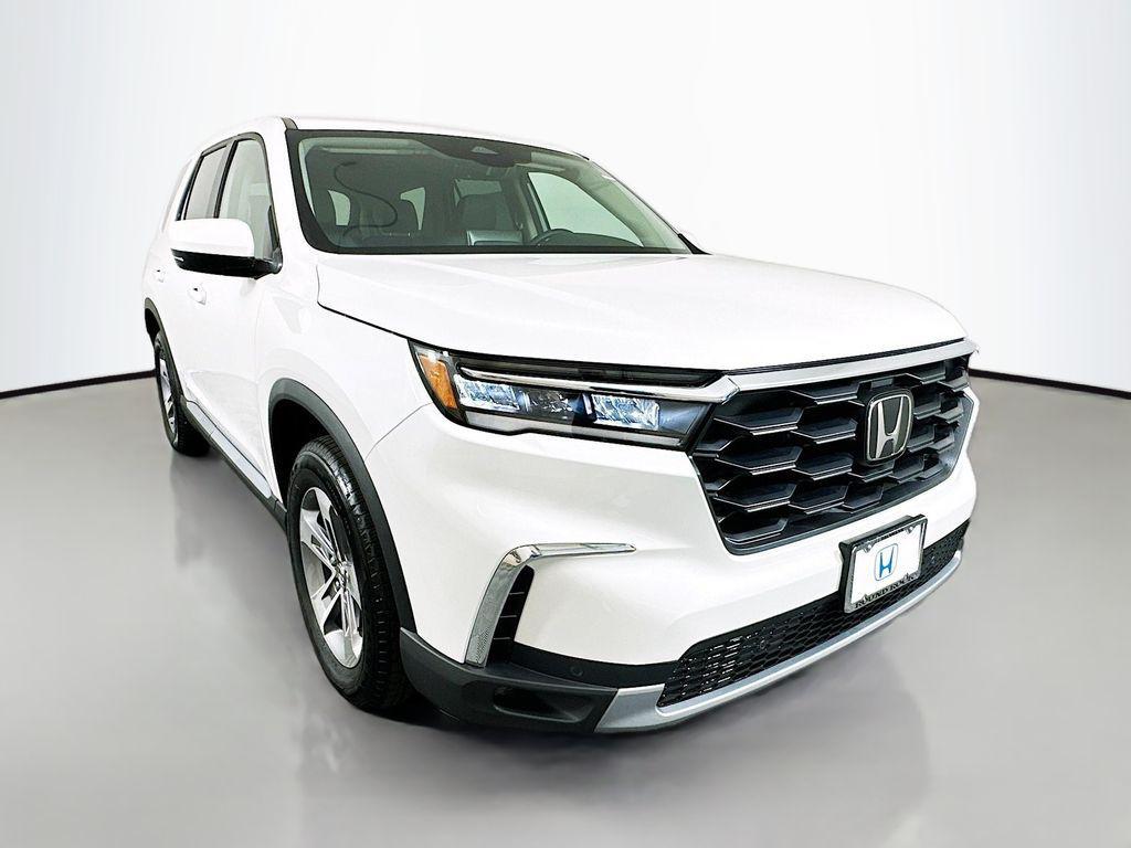 new 2025 Honda Pilot car, priced at $48,280