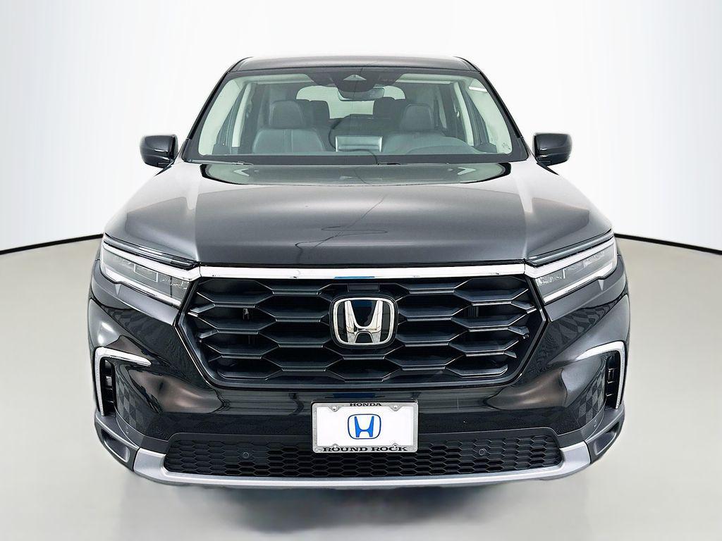 new 2025 Honda Pilot car, priced at $44,995