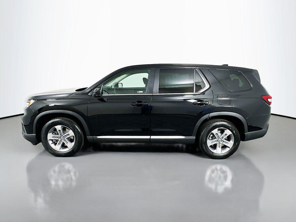 new 2025 Honda Pilot car, priced at $44,995