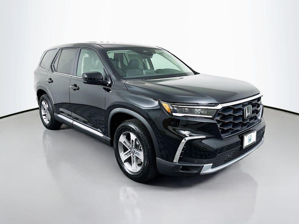 new 2025 Honda Pilot car, priced at $44,995