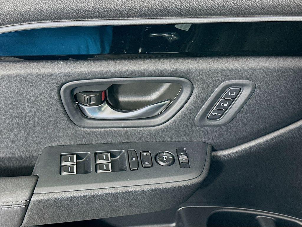 new 2025 Honda Pilot car, priced at $44,995