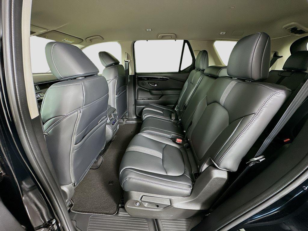 new 2025 Honda Pilot car, priced at $44,995