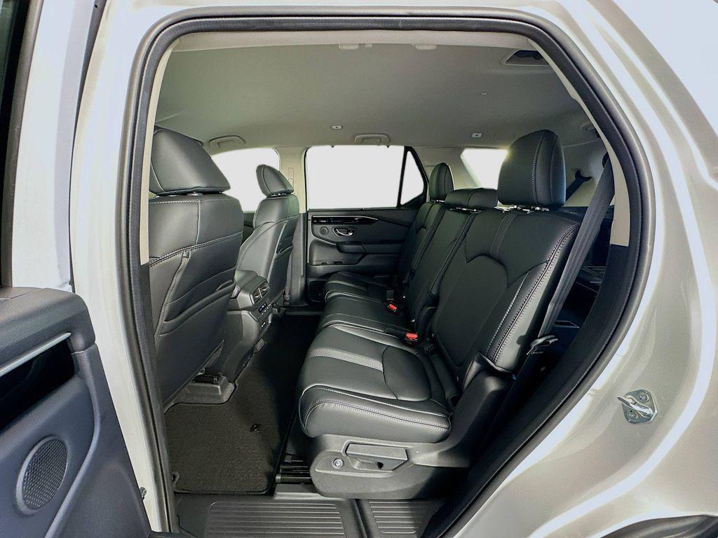 new 2025 Honda Pilot car, priced at $48,280