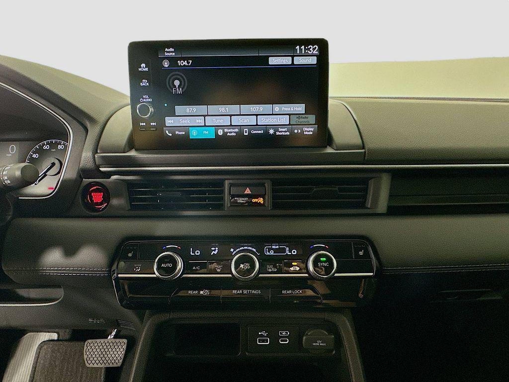 new 2025 Honda Pilot car, priced at $48,280