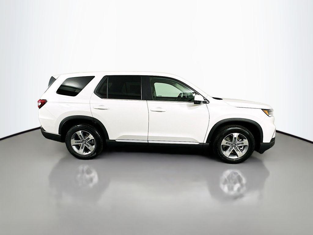 new 2025 Honda Pilot car, priced at $48,280
