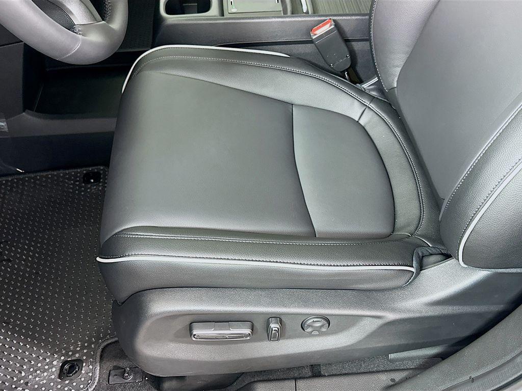new 2026 Honda Odyssey car, priced at $50,475