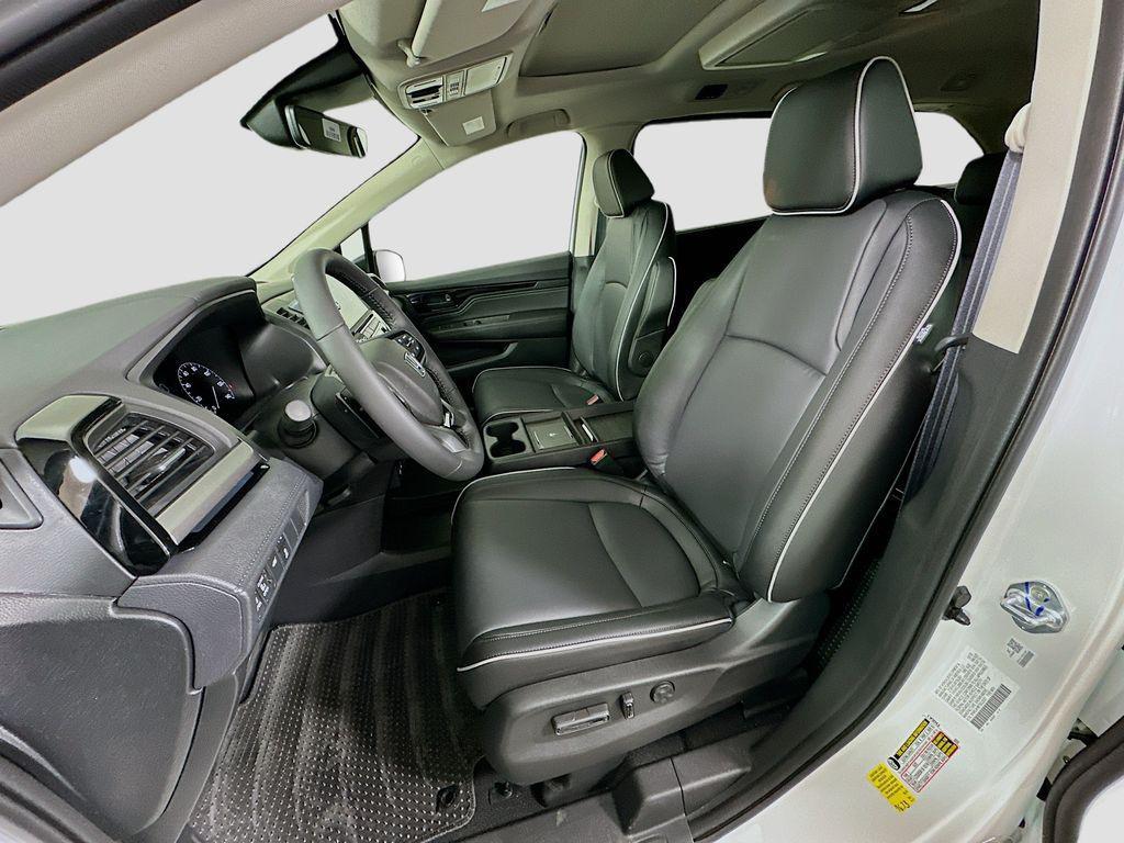 new 2026 Honda Odyssey car, priced at $50,840