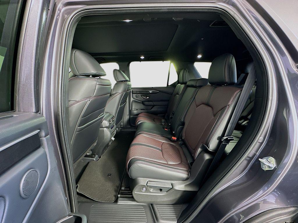 new 2025 Honda Pilot car, priced at $55,975