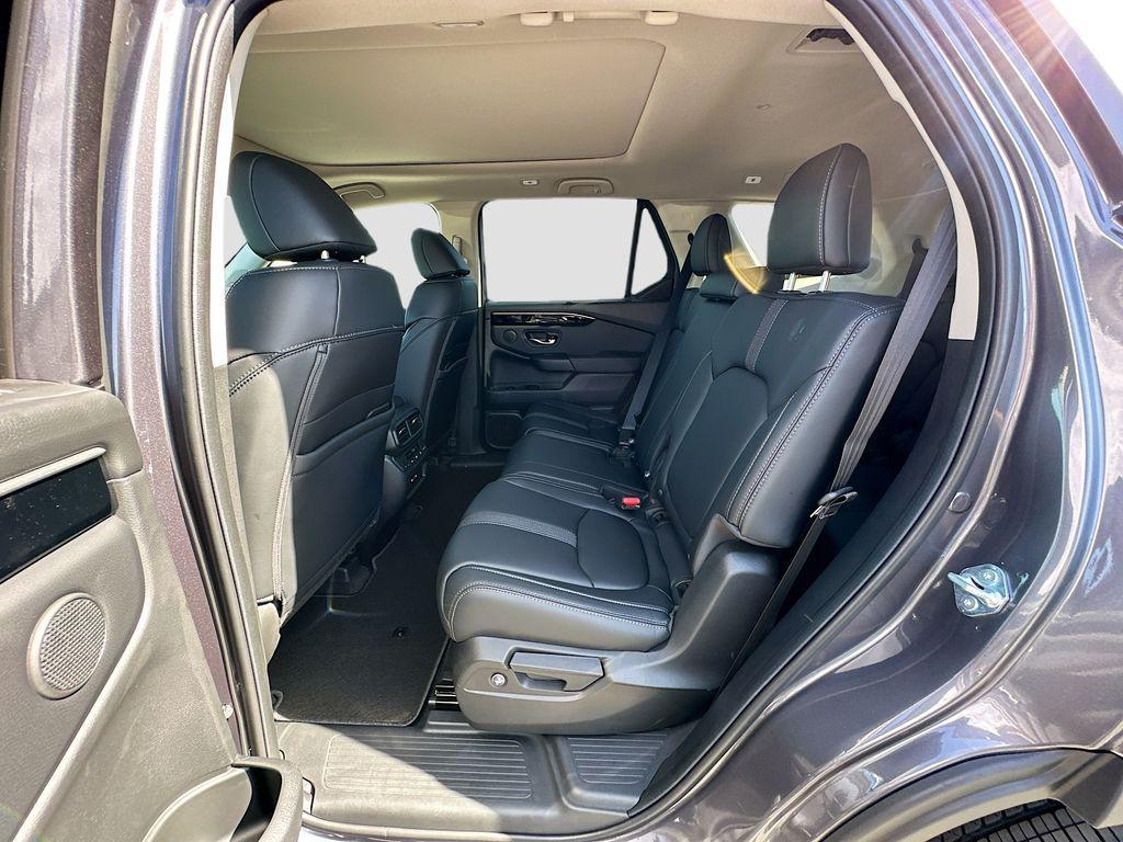 new 2025 Honda Pilot car, priced at $52,950