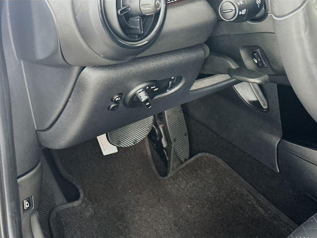 used 2022 MINI Hardtop car, priced at $19,000